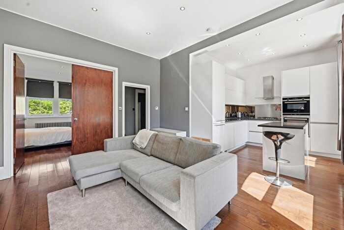 3 Bedroom Flat For Sale In Brondesbury Road, Queens Park, NW6