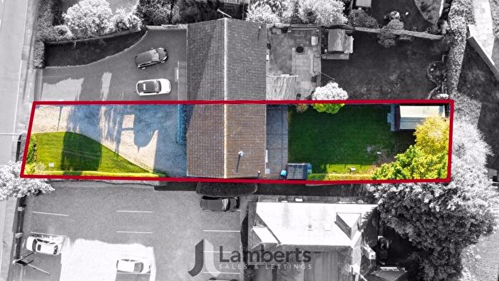 4 Bedroom Semi-Detached House For Sale In Station Road, Studley, B80