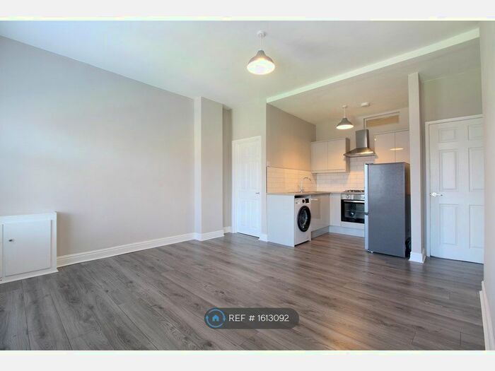 2 Bedroom Flat To Rent In Park Road, Liverpool, L8