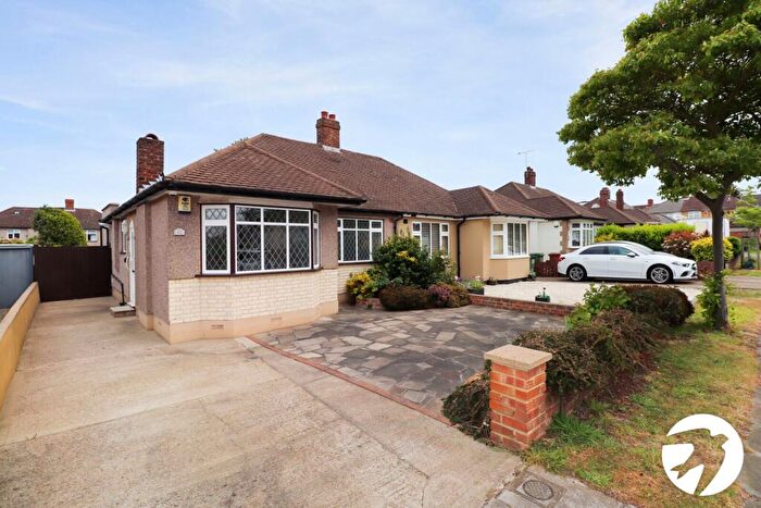 2 Bedroom Bungalow For Sale In Trosley Road, Belvedere, DA17