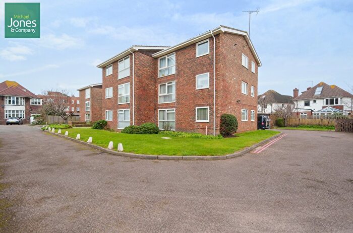 2 Bedroom Flat To Rent In Rye Close, Worthing, West Sussex, BN11