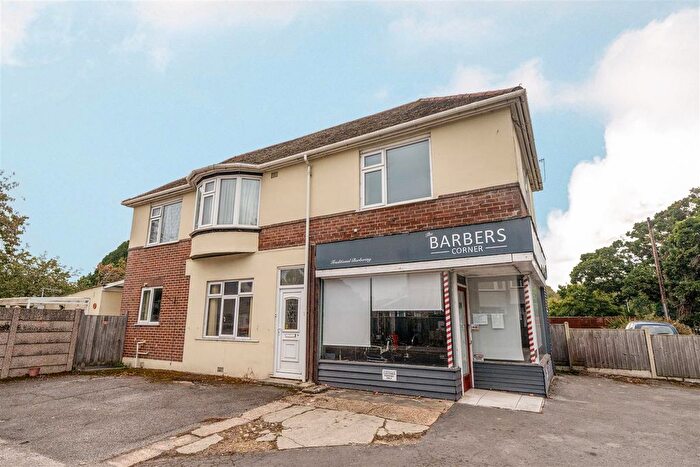 3 Bedroom Property For Sale In Fairmile Road, Christchurch, BH23