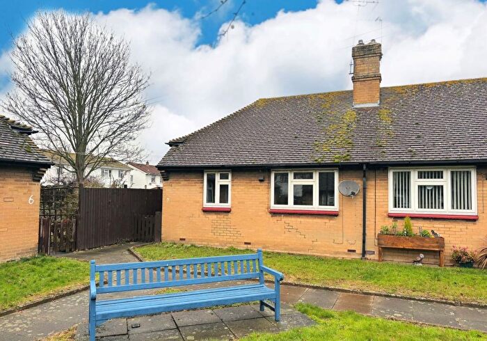 1 Bedroom Bungalow For Sale In Russell Close, Crayford, Dartford, Kent, DA1
