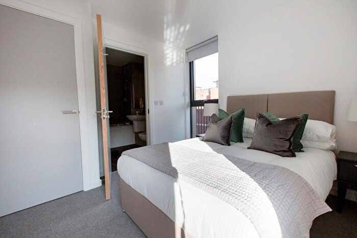 2 Bedroom Apartment To Rent In Vox, M15