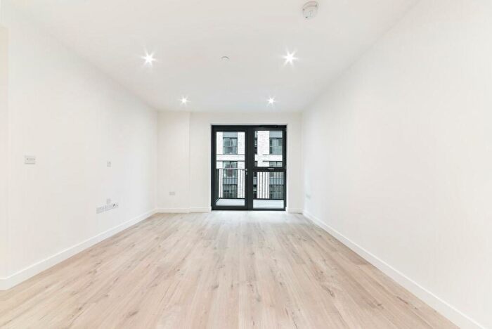 1 Bedroom Apartment To Rent In Darter House, Woodberry Down, London, N4