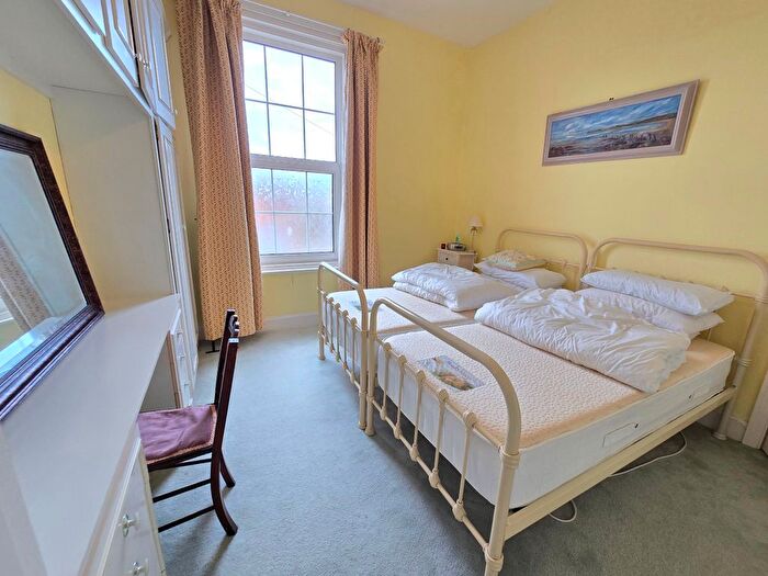1 Bedroom Flat To Rent In Flat, Albion Road, Scarborough, YO11