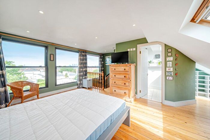 5 Bedroom End Of Terrace House To Rent In Lansdowne Lane Charlton, SE7