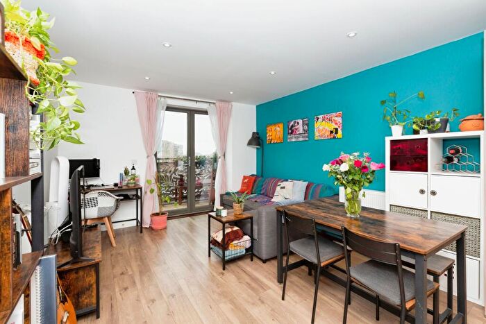 1 Bedroom Flat For Sale In Edwin Street, London, E16