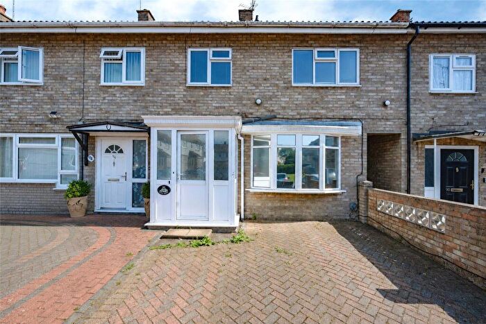 3 Bedroom Terraced House For Sale In Leaf Road, Houghton Regis, Dunstable, Bedfordshire, LU5