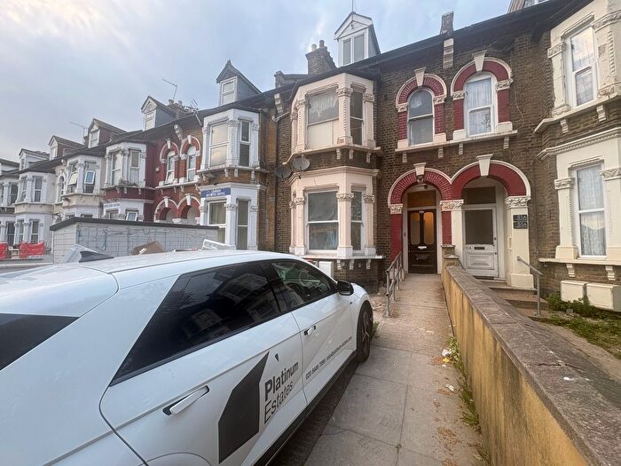 2 Bedroom Flat To Rent In Romford Road, London, E15