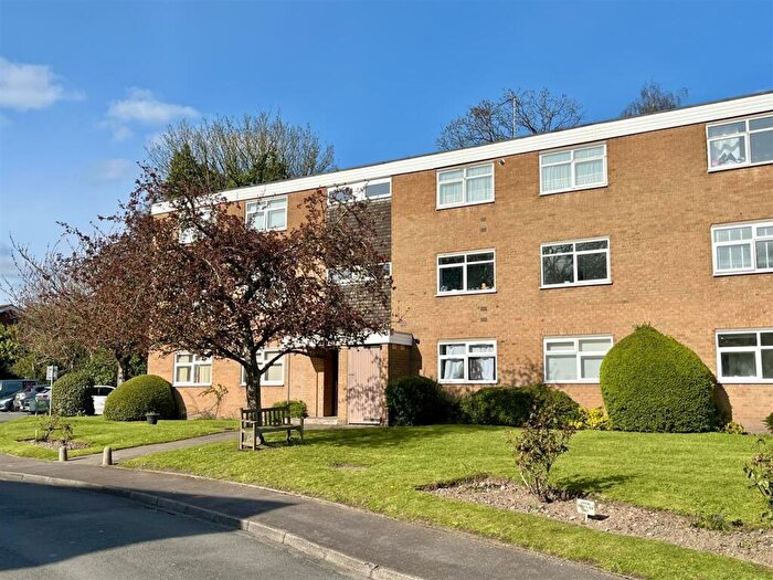 2 Bedroom Flat For Sale In Trident Close, Walmley, Sutton Coldfield, B76
