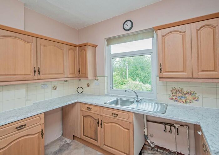 2 Bedroom Bungalow For Sale In Hunsworth Lane, Cleckheaton, West Yorkshire, BD19