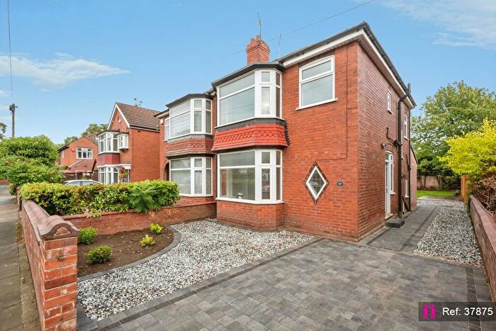 3 Bedroom Semi-Detached House For Sale In Alderson Drive, Doncaster, DN2
