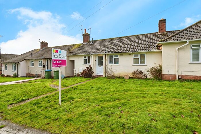 2 Bedroom Bungalow For Sale In Itchenside Close, Southampton, SO18