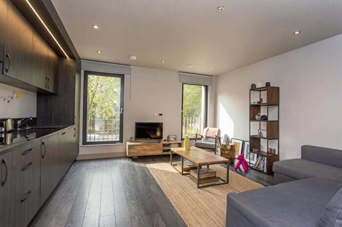 1 Bedroom Flat To Rent In Highbury New Park, London, N5