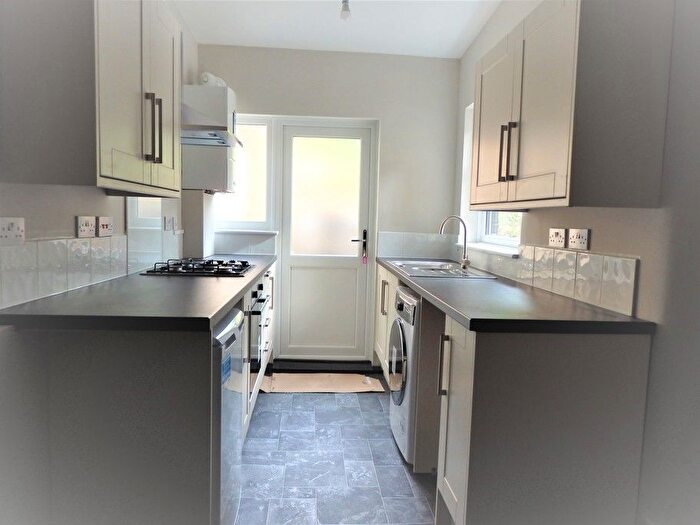 2 Bedroom Flat To Rent In Old Lodge Lane, Purley, CR8