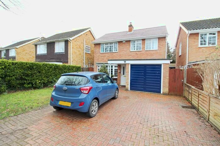 3 Bedroom Detached House To Rent In Woburn Close, Reading, RG4