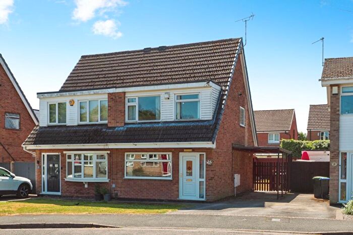 3 Bedroom Semi-Detached House For Sale In Holbeck Road, Hucknall, Nottingham, Nottinghamshire, NG15