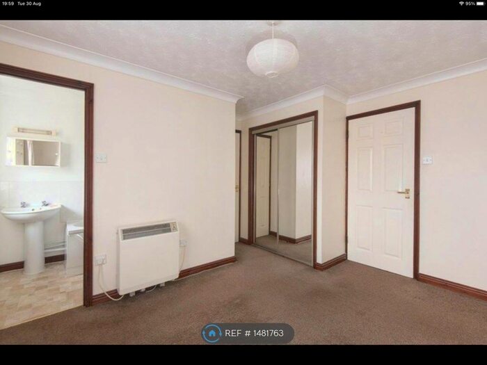 1 Bedroom Flat To Rent In Millbridge Gardens, Southampton, SO19