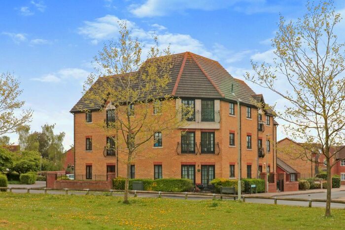 2 Bedroom Flat To Rent In Dyers Court, Bishops Stortford, CM23