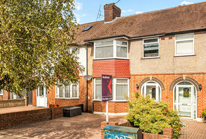 3 Bedroom Terraced House For Sale In Hillcross Avenue, Morden, SM4