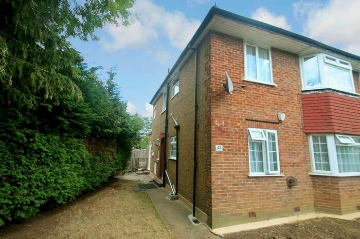 2 Bedroom Flat To Rent In Millway Gardens, Northolt, Middlesex, UB5