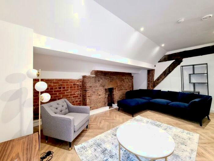 3 Bedroom Apartment To Rent In Lamberts House Briggate Leeds, LS1