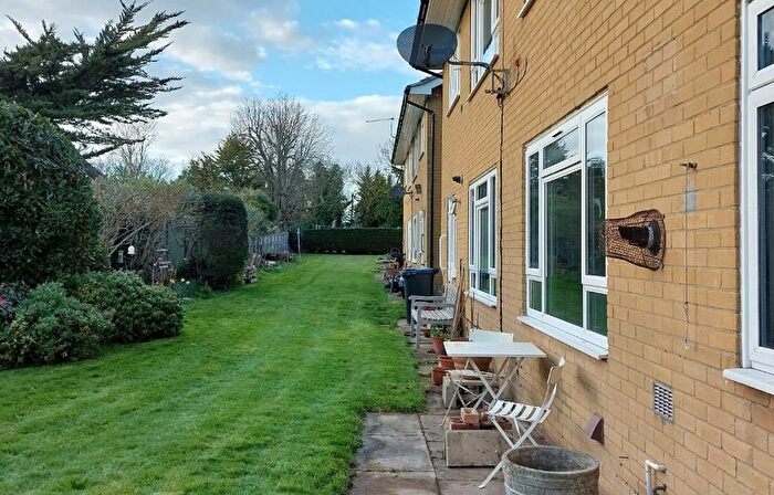 2 Bedroom Flat To Rent In Glebe Way, Whitstable, Kent, CT5