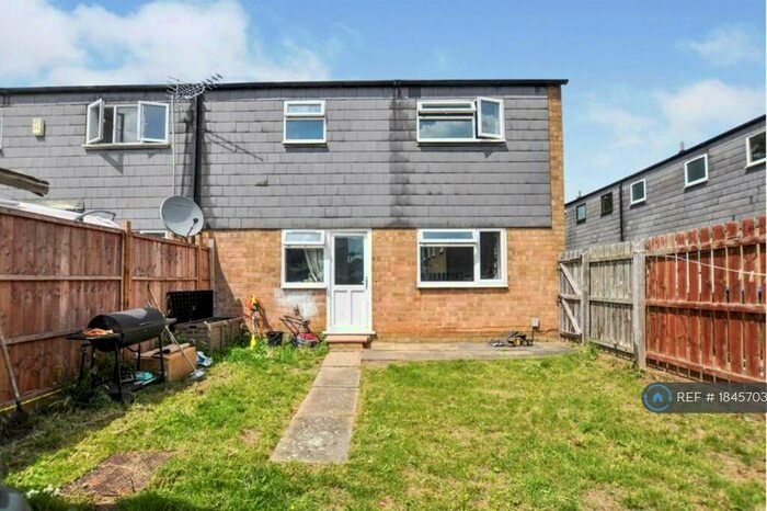 3 Bedroom End Of Terrace House To Rent In Kingscroft Court, Northampton, NN3