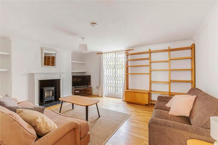 2 Bedroom Apartment To Rent In Queensbridge Road, Shoreditch, London, E2