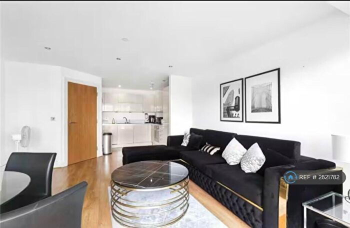 2 Bedroom Flat To Rent In Craig Tower, London, E3