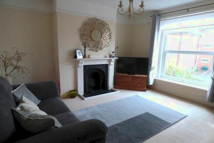 2 Bedroom Property To Rent In South Street, Taunton, TA1