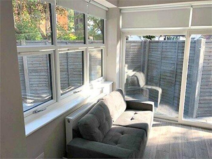1 Bedroom Flat To Rent In Grove Road, Willesden Green, NW2