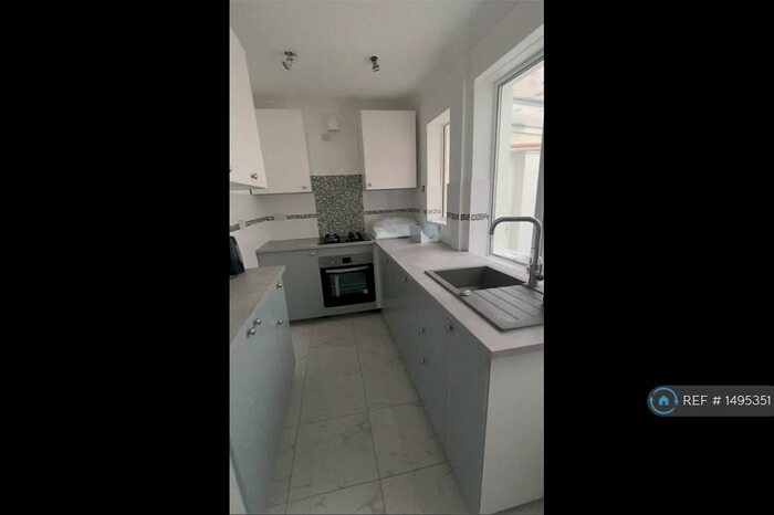 4 Bedroom Terraced House To Rent In Nursery Lane, Northampton, NN2