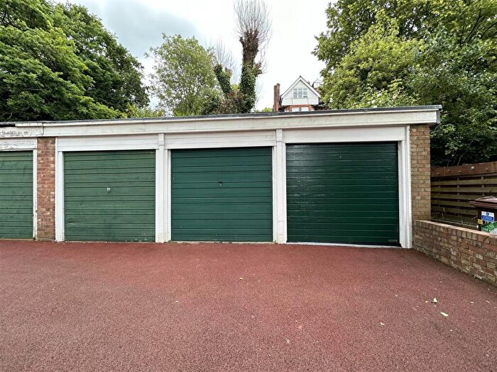 Garage / Parking To Rent In Netherall Gardens, Hampstead, NW3