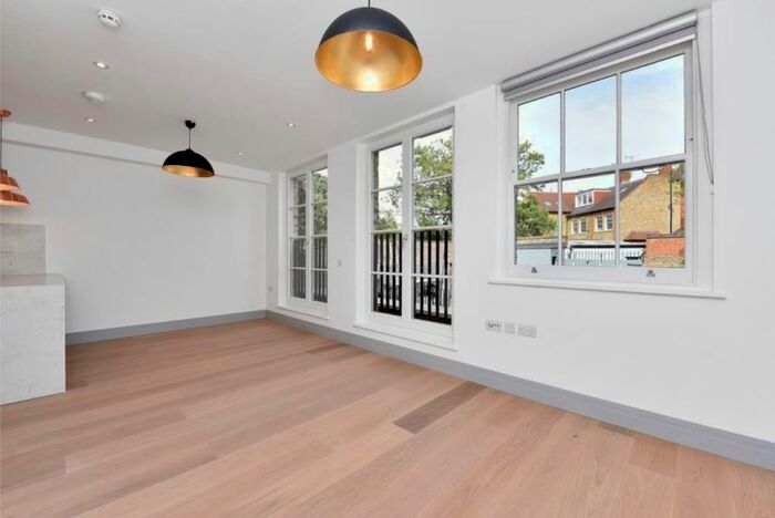2 Bedroom Flat To Rent In Castlebar Road, London, W5
