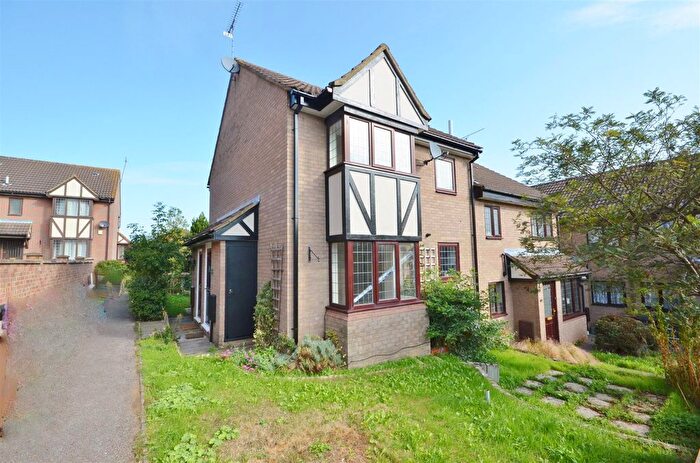 1 Bedroom Detached House To Rent In Felbrigg Close, Luton, LU2
