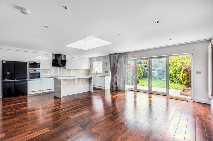 4 Bedroom Property To Rent In Chamberlayne Road, London, NW10