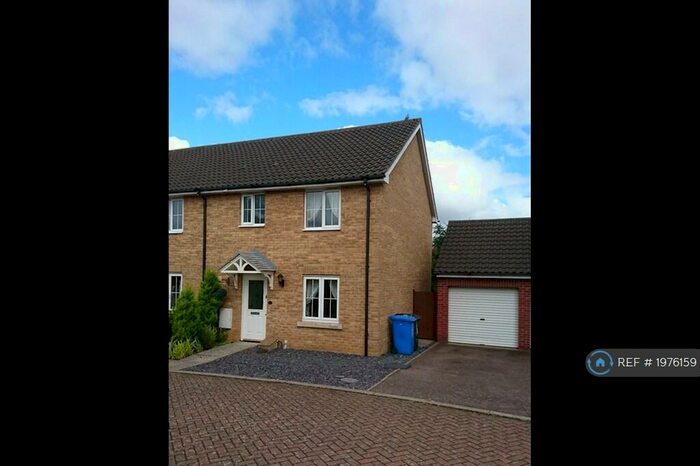 4 Bedroom Semi-Detached House To Rent In Fresher Mews, Norwich, NR5