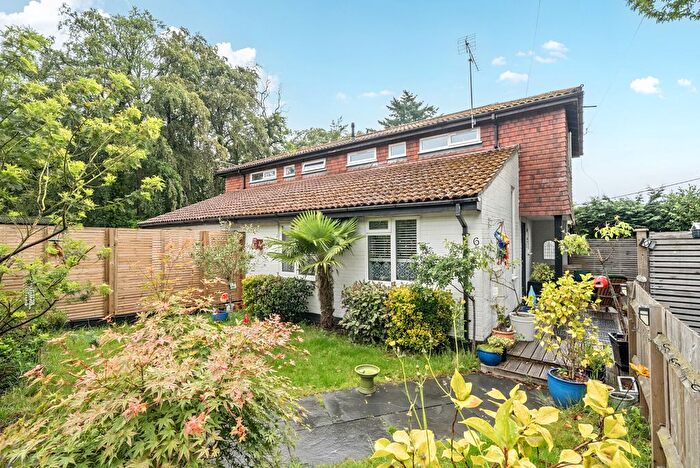2 Bedroom Detached House For Sale In Lawday Place, Folly Hill, Farnham, GU9
