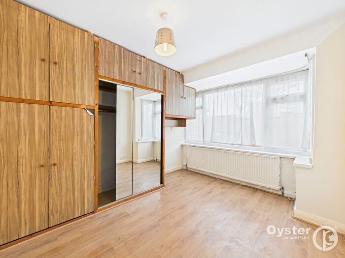 4 Bedroom Semi-Detached House To Rent In Taunton Way, Stanmore, HA7