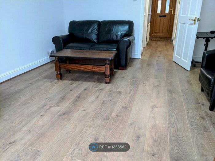 3 Bedroom Semi-Detached House To Rent In Fulmer Road, London, E16