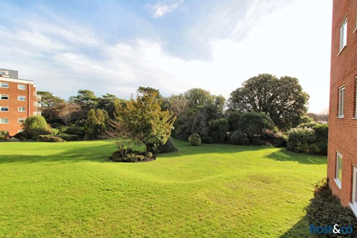 2 Bedroom Flat To Rent In Parkstone Road, Poole, BH15