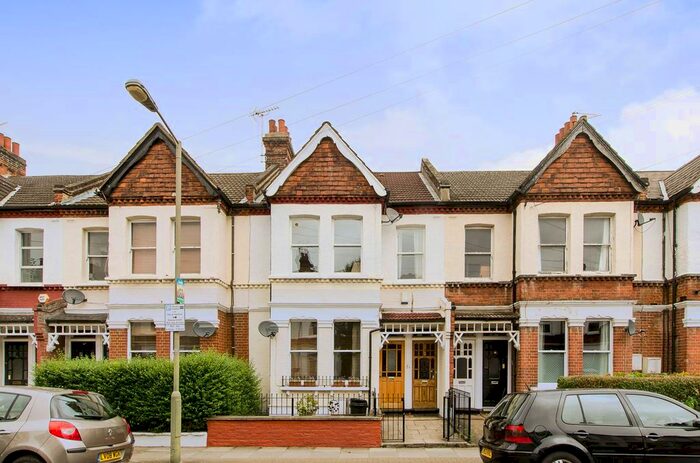 2 Bedroom Maisonette To Rent In Oakmead Road, Balham, London, SW12