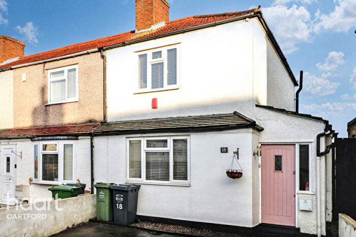 2 Bedroom End Of Terrace House To Rent In Ivy Close, Dartford, DA1