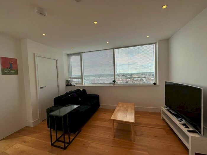 1 Bedroom Flat To Rent In High Street, Slough, SL1