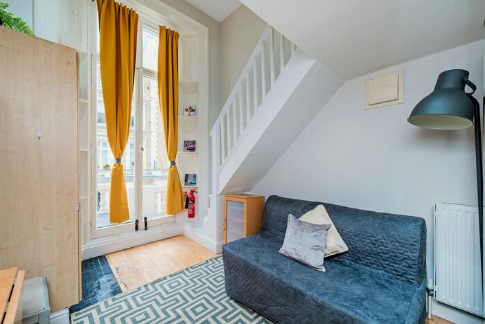 Studio To Rent In Clanricarde Gardens, London W2