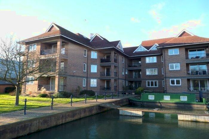 2 Bedroom Flat To Rent In Mariners Way, Cambridge, CB4