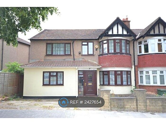 Studio To Rent In Kings Road, Harrow, HA2
