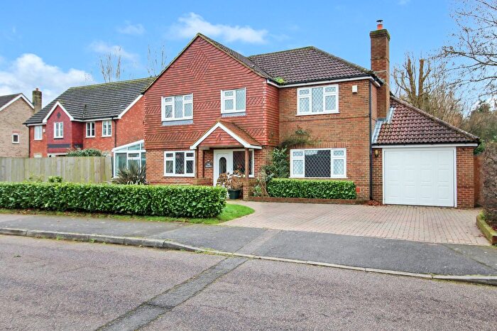 4 Bedroom Detached House For Sale In Hoads Wood Gardens, Ashford, TN25